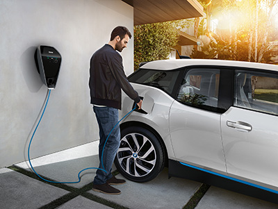 Elektrisko_automobilu_cenas_kritums.jpg